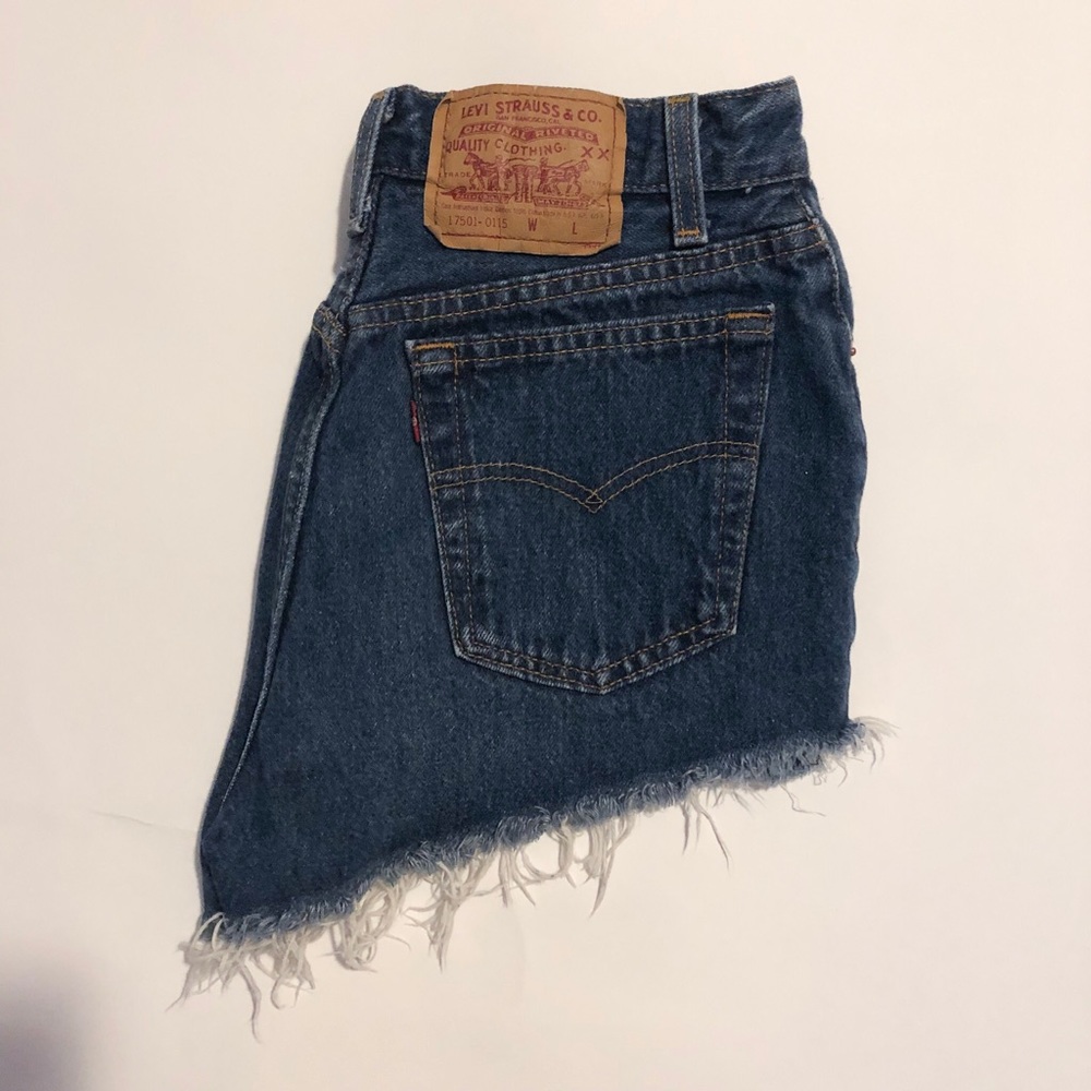 SOLD Levi’s high waisted shorts